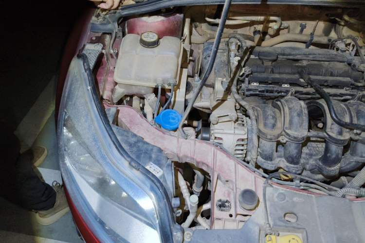Used Ford Focus 2012 Sedan 1.6L Manual Fashion Edition Engine Bay Right