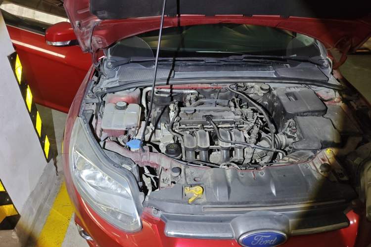Used Ford Focus 2012 Hatchback 1.6L Automatic Fashion Edition Engine Bay Right