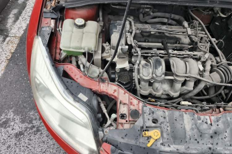 Used Ford Focus 2012 Hatchback 1.6L Automatic Comfort Model Engine Bay Right