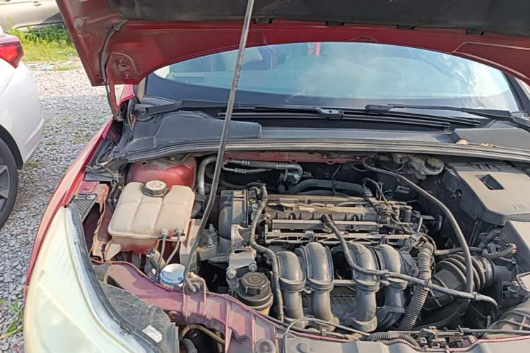 Used Ford Focus 2012 Hatchback 1.6L Automatic Comfort Model Engine Bay Right