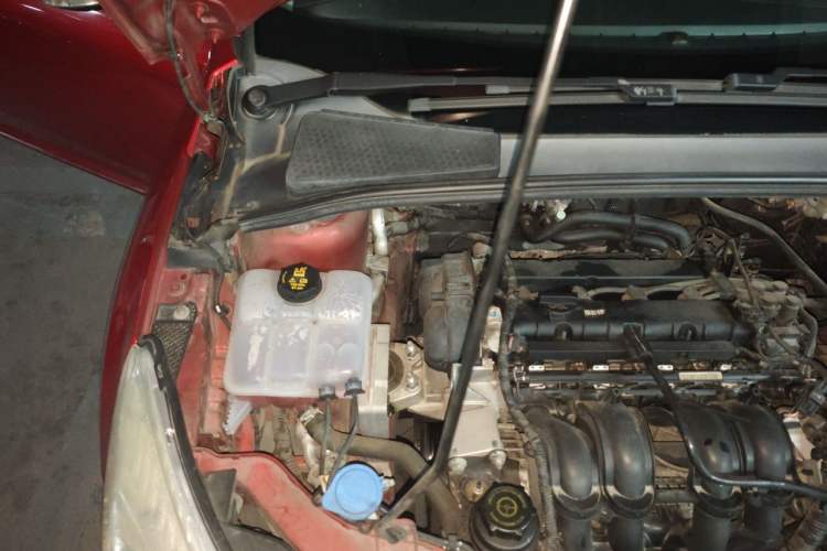 Used Ford Focus 2012 Hatchback 1.6L Automatic Fashion Edition Engine Bay Right