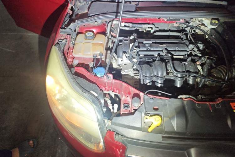 Used Ford Focus 2012 Hatchback 1.6L Manual Fashion Edition Engine Bay Right