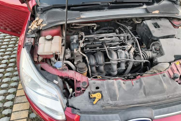 Used Ford Focus 2012 Hatchback 1.6L Automatic Comfort Model Engine Bay Right