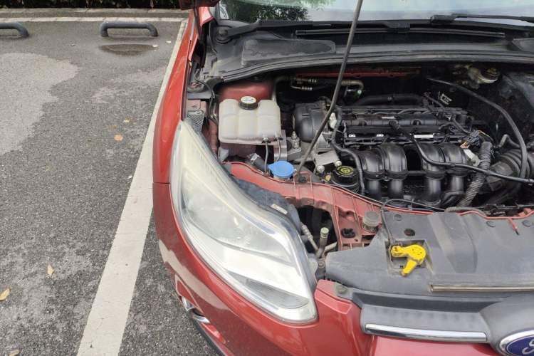 Used Ford Focus 2012 Hatchback 1.6L Automatic Fashion Edition Engine Bay Right