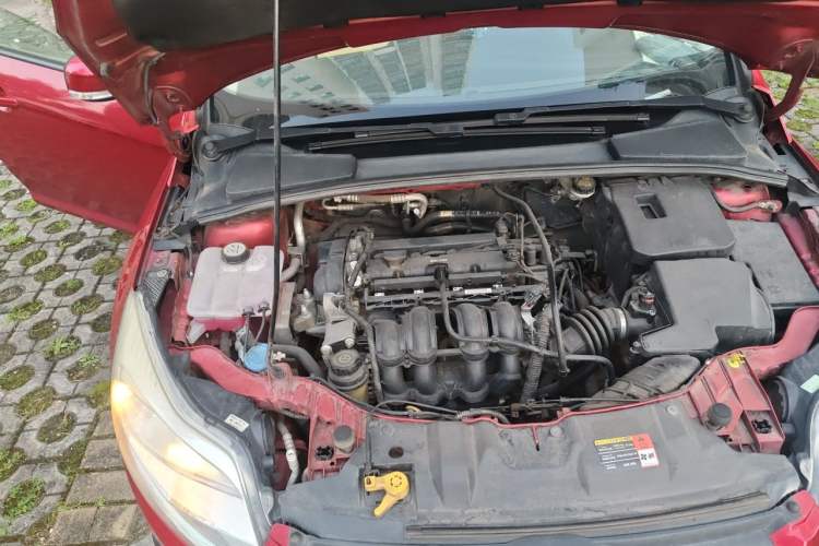 Used Ford Focus 2012 Sedan 1.6L Automatic Comfort Model Engine Bay Right