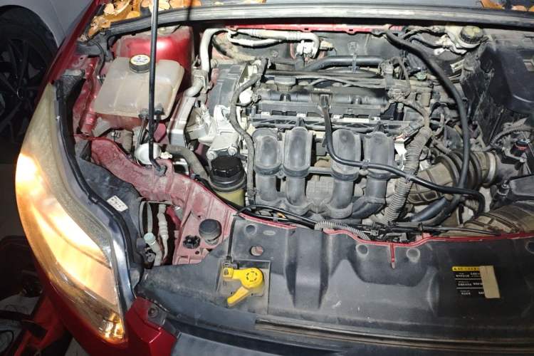 Used Ford Focus 2012 Sedan 1.6L Automatic Comfort Model Engine Bay Right