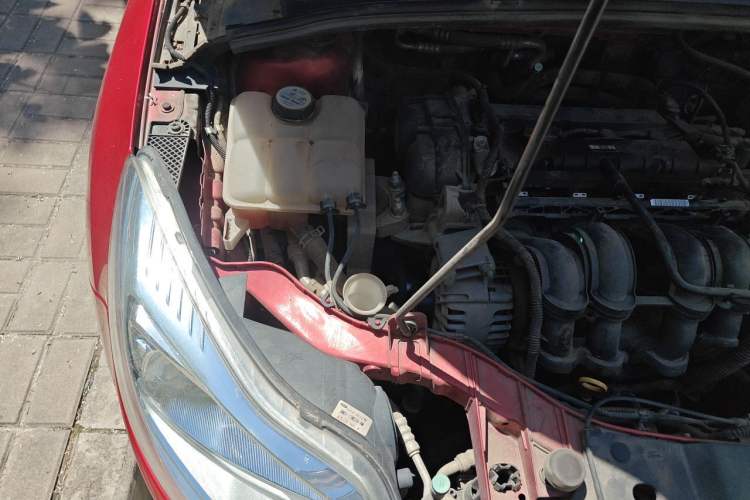 Used Ford Focus 2012 Hatchback 1.6L Manual Comfort Model Engine Bay Right