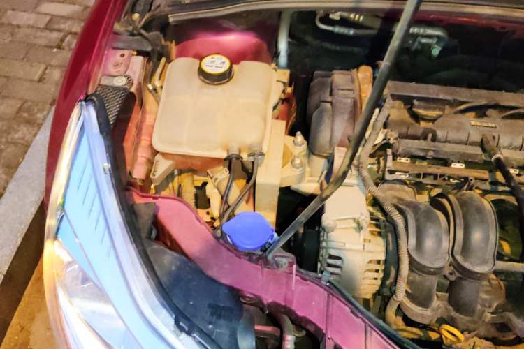 Used Ford Focus 2012 Hatchback 1.6L Manual Fashion Edition Engine Bay Right