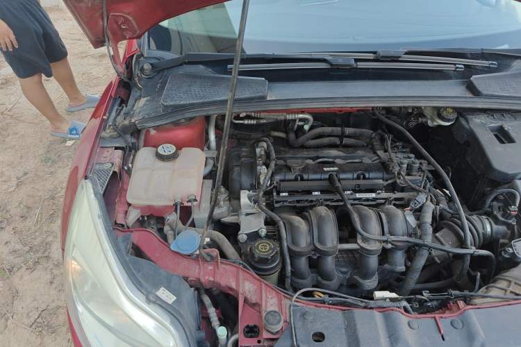 Used Ford Focus 2012 Hatchback 1.6L Automatic Fashion Edition Engine Bay Right