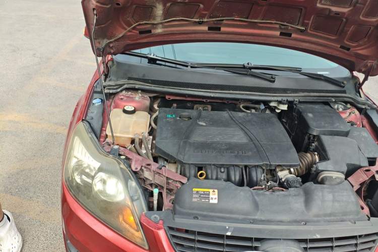 Used Ford Focus 2012 Hatchback Classic 1.8L Manual Fashion Edition Engine Bay Right