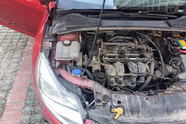 Used Ford Focus 2012 Sedan 1.6L Automatic Comfort Model Engine Bay Right