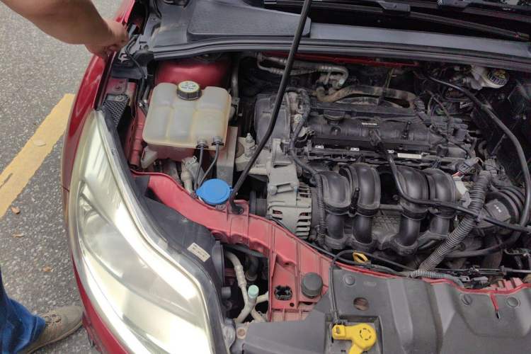 Used Ford Focus 2012 Hatchback 1.6L Manual Fashion Edition Engine Bay Right