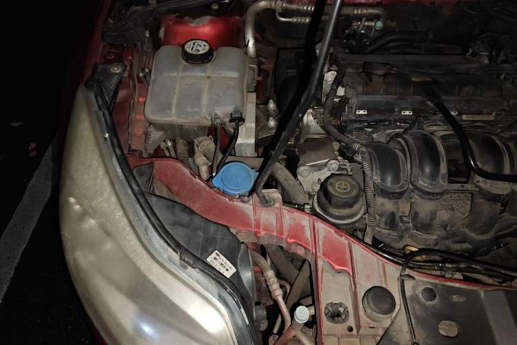 Used Ford Focus 2012 Hatchback 1.6L Automatic Fashion Edition Engine Bay Right