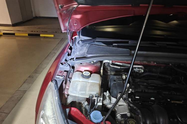 Used Ford Focus 2012 Sedan 1.6L Automatic Fashion Edition Engine Bay Right