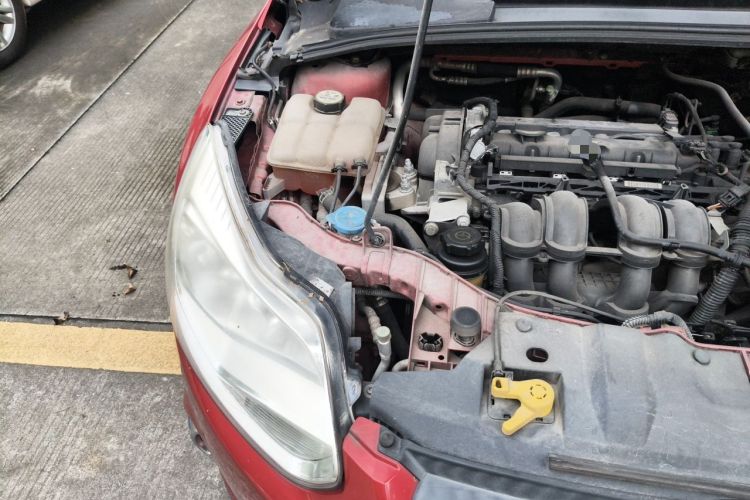Used Ford Focus 2012 Hatchback 1.6L Automatic Fashion Edition Engine Bay Right
