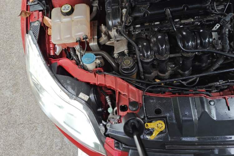 Used Ford Focus 2012 Hatchback 1.6L Automatic Fashion Edition Engine Bay Right