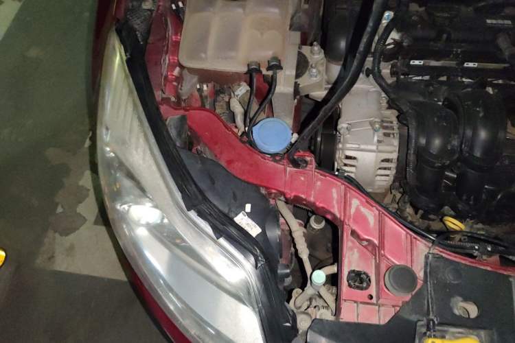 Used Ford Focus 2012 Hatchback 1.6L Manual Fashion Edition Engine Bay Right