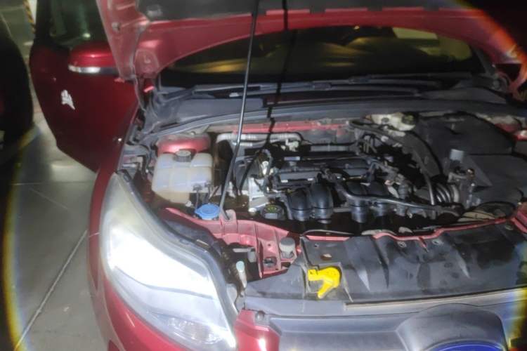 Used Ford Focus 2012 Sedan 1.6L Automatic Fashion Edition Engine Bay Right