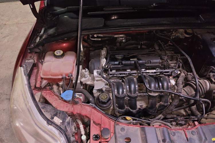 Used Ford Focus 2012 Hatchback 1.6L Automatic Comfort Model Engine Bay Right