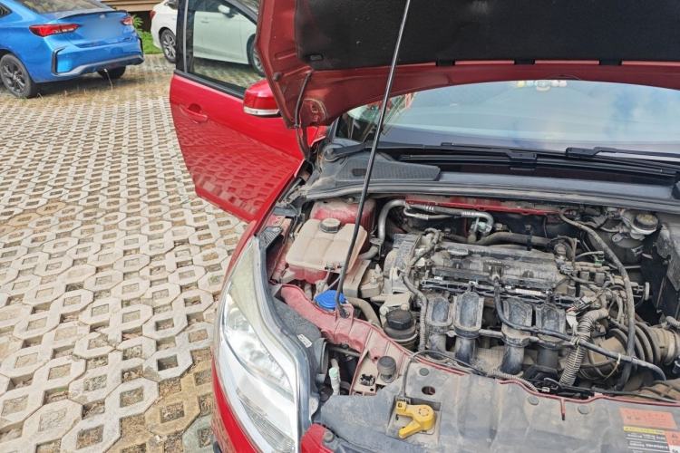 Used Ford Focus 2012 Hatchback 1.6L Automatic Comfort Model Engine Bay Right