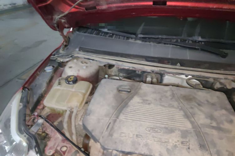 Used Ford Focus 2012 Sedan Classic 1.8L Automatic Base Model Engine Bay Right
