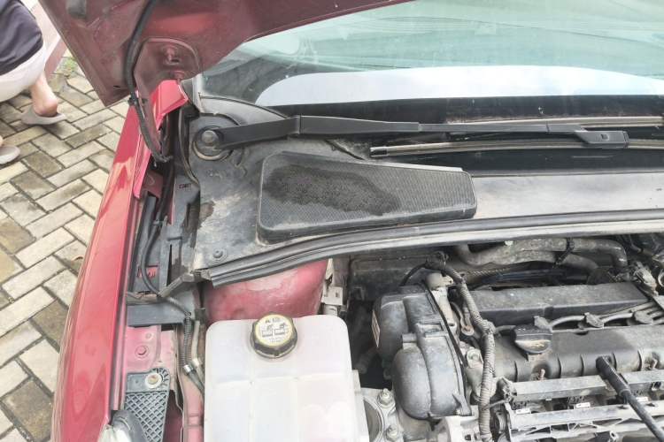 Used Ford Focus 2012 Hatchback 1.6L Automatic Fashion Edition Engine Bay Right