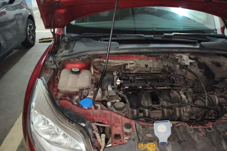 Used Ford Focus 2012 Hatchback 1.6L Automatic Fashion Edition Engine Bay Right