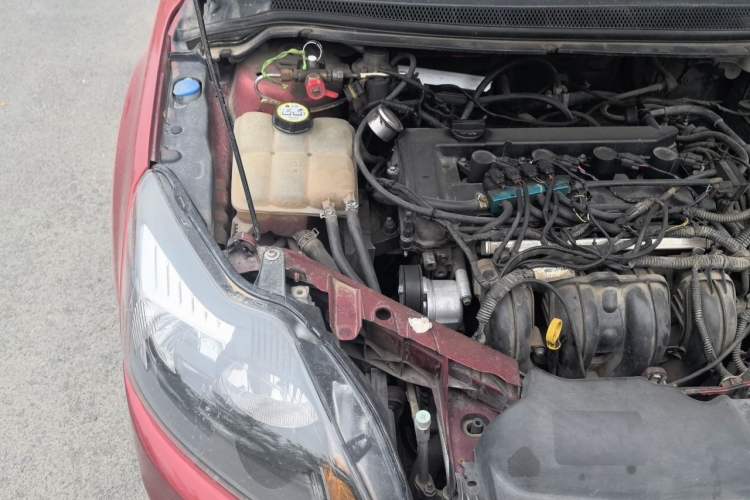 Used Ford Focus 2012 Hatchback Classic 1.8L Manual Base Model Engine Bay Right