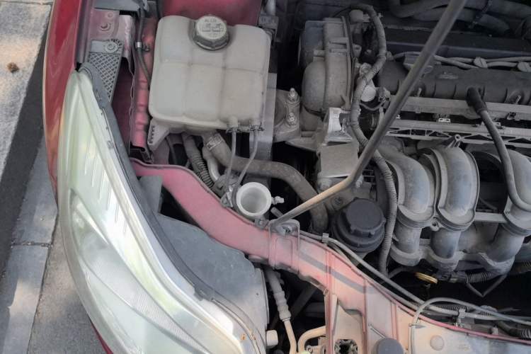 Used Ford Focus 2012 Sedan 1.6L Automatic Fashion Edition Engine Bay Right