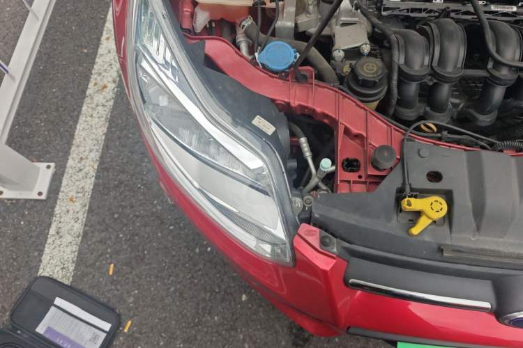 Used Ford Focus 2012 Hatchback 1.6L Automatic Fashion Edition Engine Bay Right