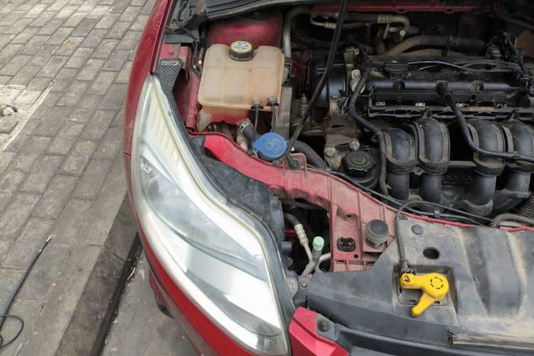 Used Ford Focus 2012 Hatchback 1.6L Automatic Comfort Model Engine Bay Right