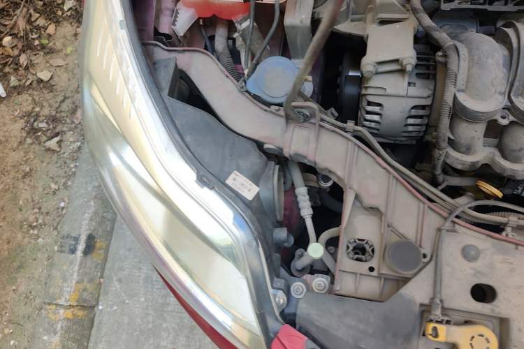 Used Ford Focus 2012 Sedan 1.6L Manual Comfort Model Engine Bay Right