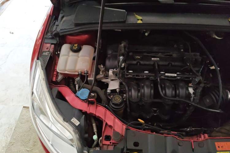 Used Ford Focus 2012 Hatchback 1.6L Automatic Fashion Edition Engine Bay Right