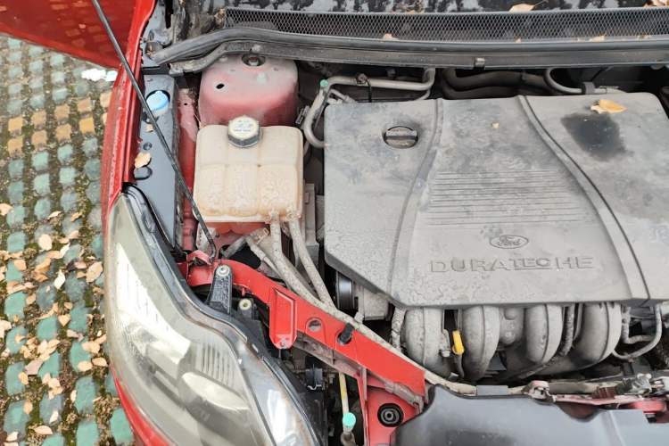 Used Ford Focus 2012 Hatchback Classic 1.8L Manual Fashion Edition Engine Bay Right