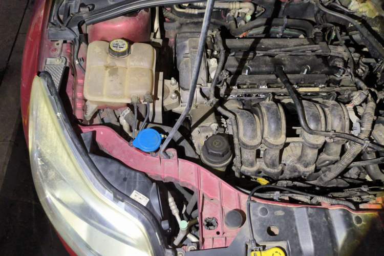 Used Ford Focus 2012 Sedan 1.6L Automatic Fashion Edition Engine Bay Right