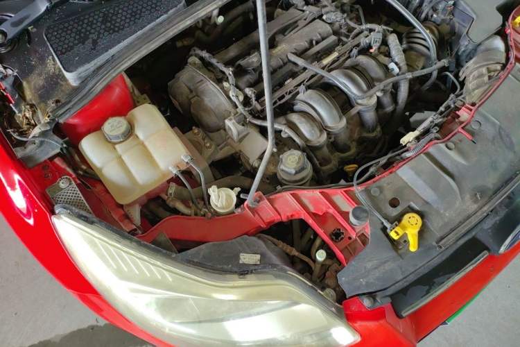 Used Ford Focus 2012 Hatchback 1.6L Automatic Fashion Edition Engine Bay Right