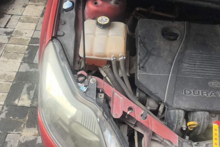 Used Ford Focus 2012 Hatchback Classic 1.8L Automatic Fashion Edition Engine Bay Right
