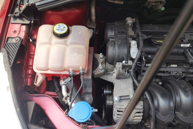 Used Ford Focus 2012 Sedan 1.6L Manual Comfort Model Engine Bay Right