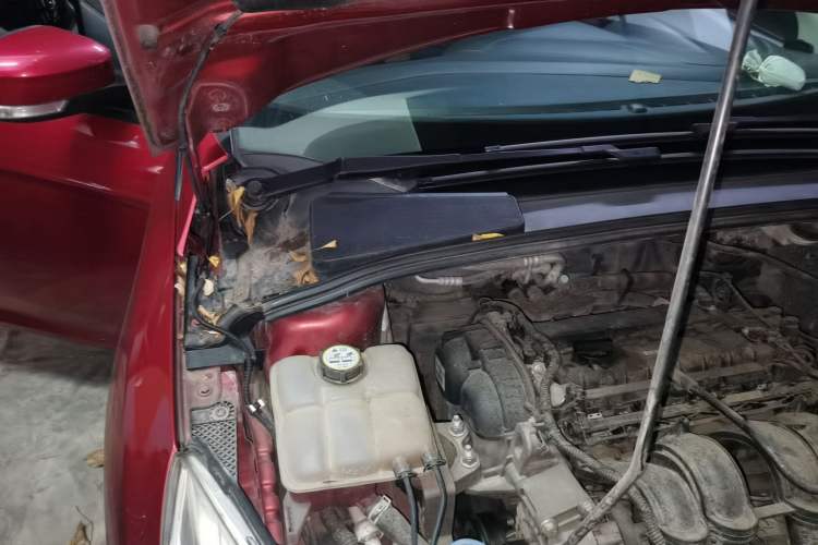 Used Ford Focus 2012 Hatchback 1.6L Manual Comfort Model Engine Bay Right