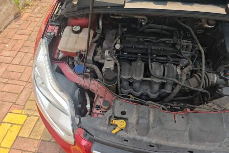 Used Ford Focus 2012 Hatchback 1.6L Automatic Comfort Model Engine Bay Right
