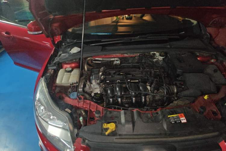 Used Ford Focus 2012 Sedan 1.6L Automatic Comfort Model Engine Bay Right
