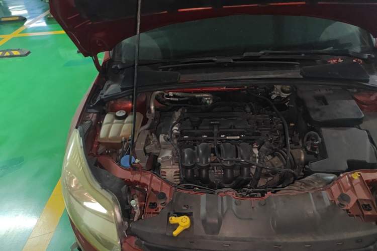 Used Ford Focus 2012 Hatchback 1.6L Manual Comfort Model Engine Bay Right