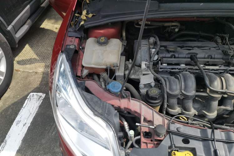 Used Ford Focus 2012 Sedan 1.6L Automatic Comfort Model Engine Bay Right