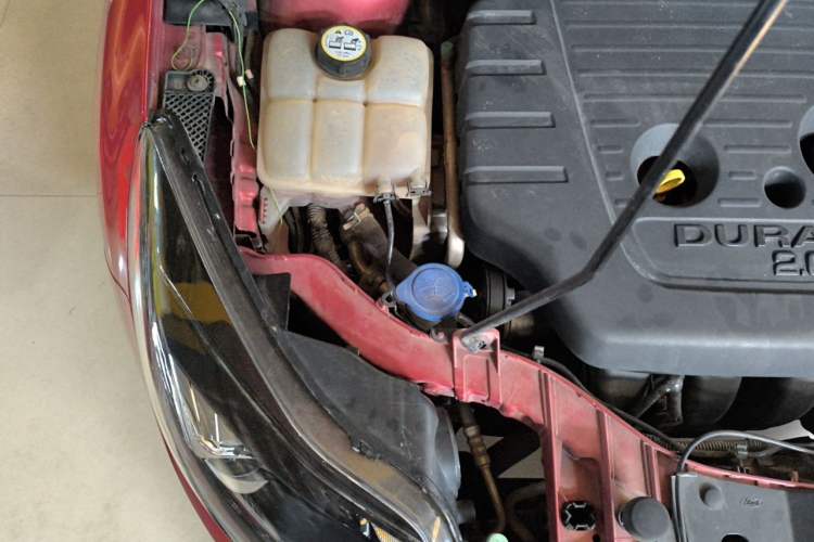 Used Ford Focus 2012 Hatchback 2.0L Automatic Luxury Sport Model Engine Bay Right
