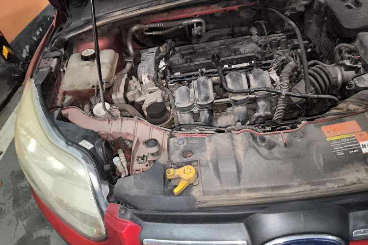 Used Ford Focus 2012 Hatchback 1.6L Automatic Fashion Edition Engine Bay Right