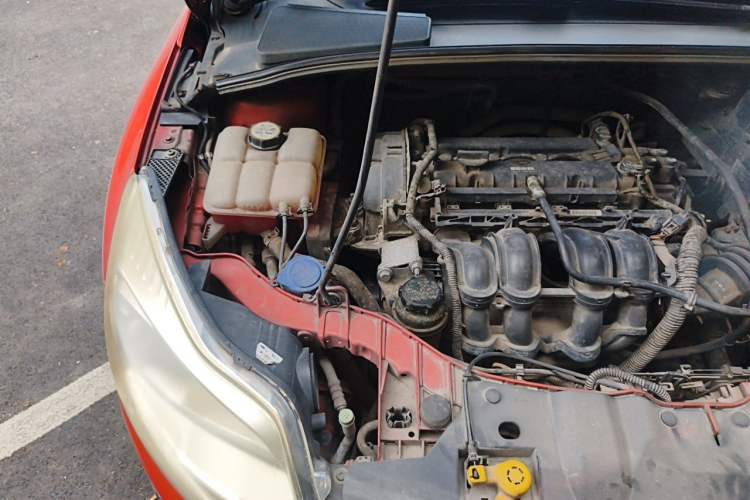 Used Ford Focus 2012 Hatchback 1.6L Automatic Fashion Edition Engine Bay Right