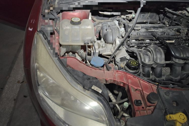 Used Ford Focus 2012 Hatchback 1.6L Automatic Comfort Model Engine Bay Right