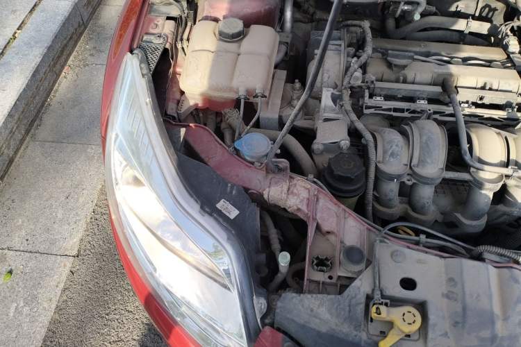 Used Ford Focus 2012 Hatchback 1.6L Automatic Comfort Model Engine Bay Right