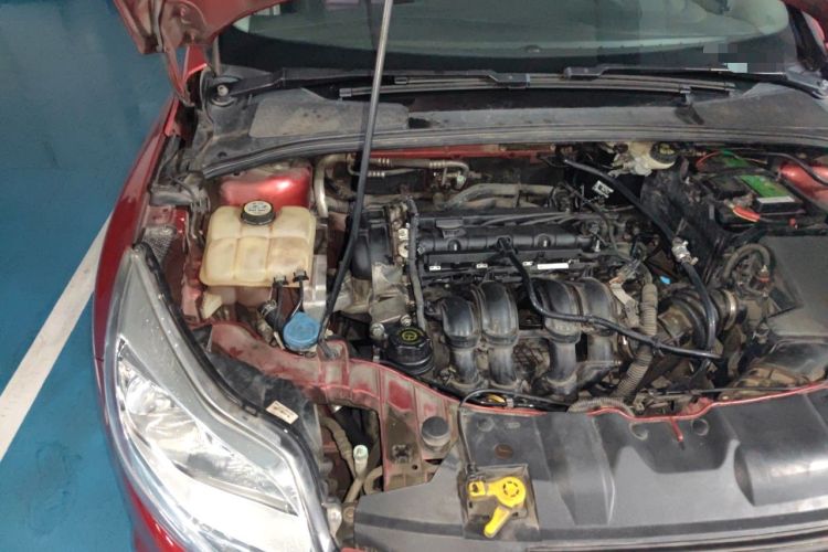 Used Ford Focus 2012 Hatchback 1.6L Automatic Fashion Edition Engine Bay Right
