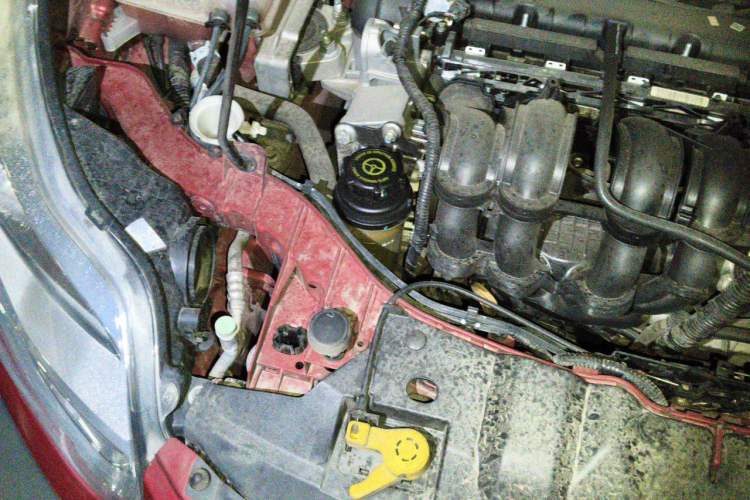 Used Ford Focus 2012 Hatchback 1.6L Automatic Comfort Model Engine Bay Right